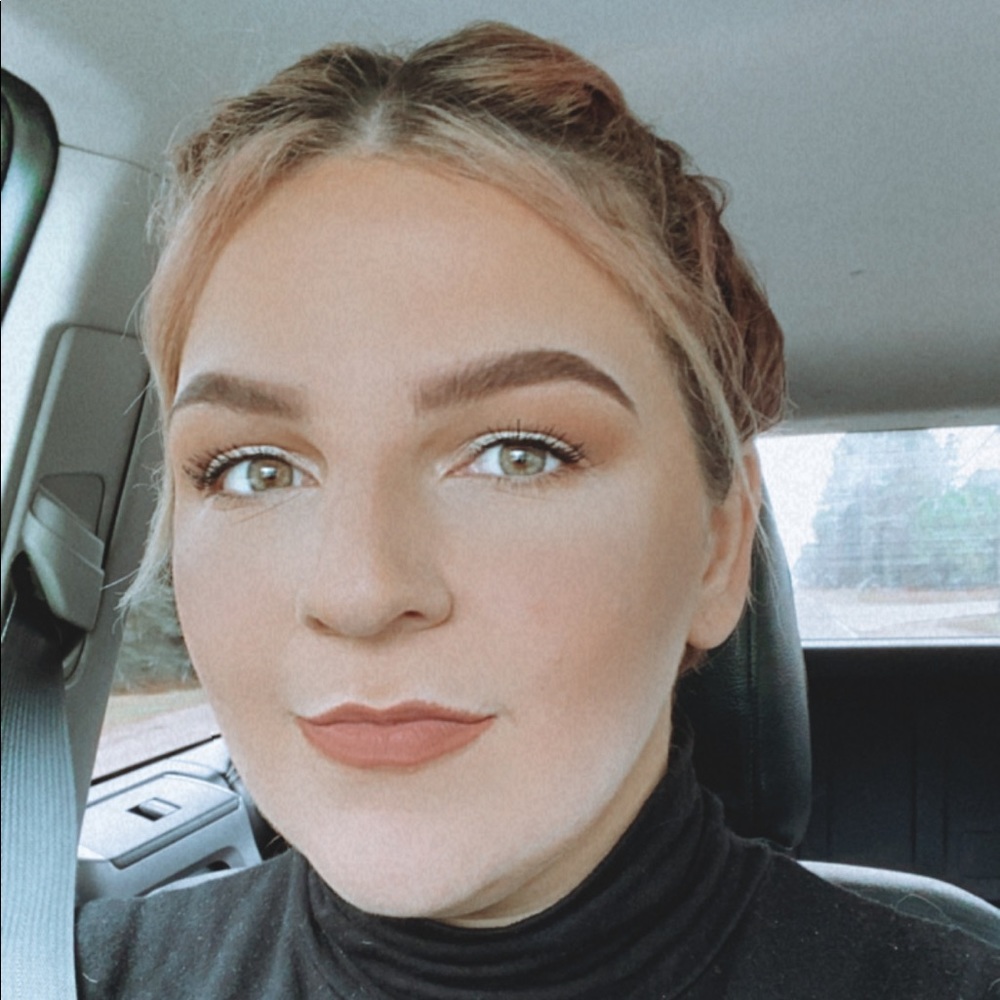Meet your Posher, Aimee